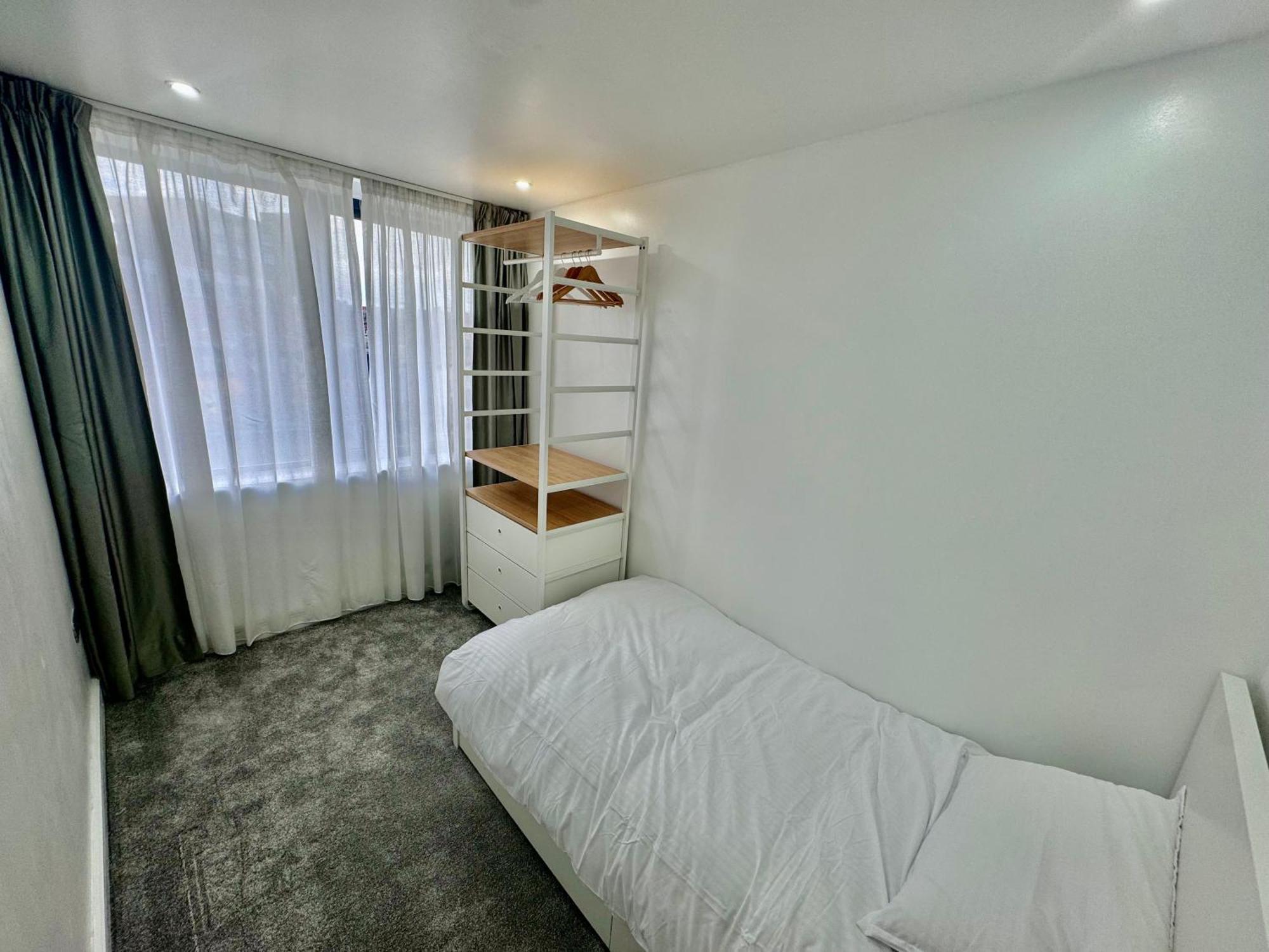 Luxury 2 Bed Entire Apartment-Near Tube & Shopping Centre Harrow Extérieur photo